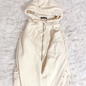𝜗𝜚 brandy melville cream zip up hoodie